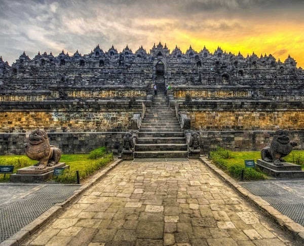 Ngôi đền Borobudur - Ngôi đền Phật giáo lớn nhất thế giới